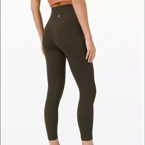 Lululemon Green Wunder Under Leggings (size 6)